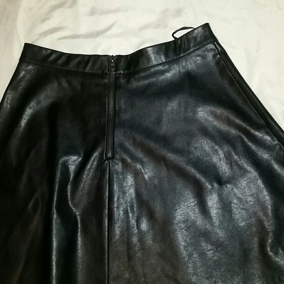 LEATHER SKIRT - Picture 3 of 3
